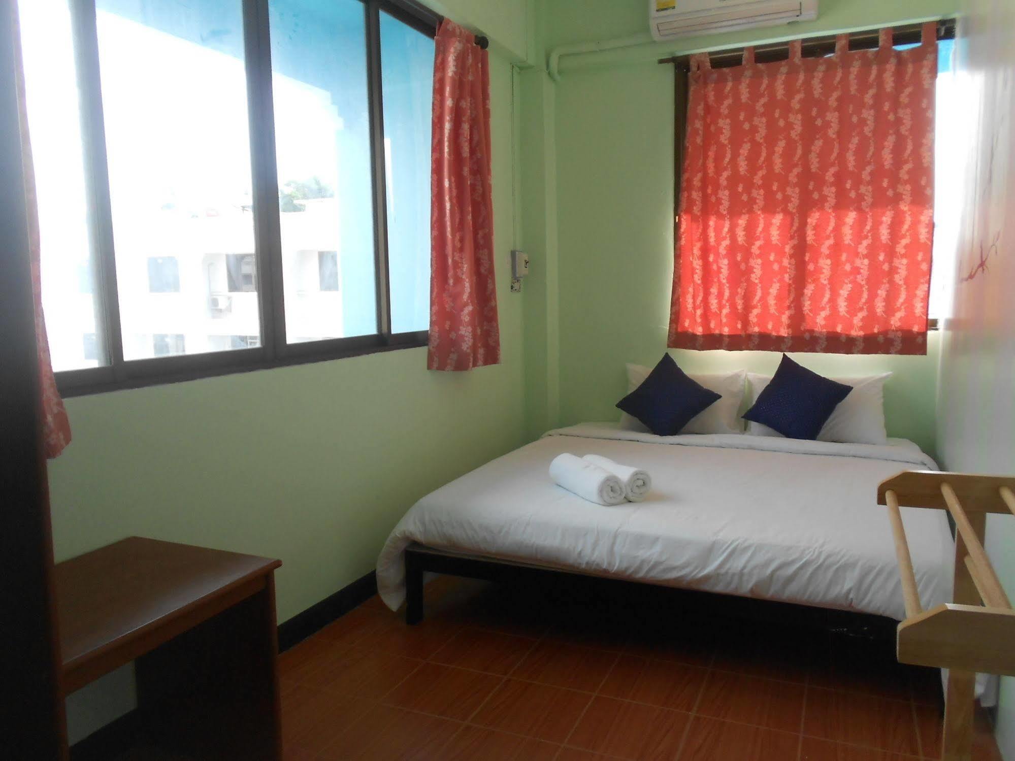 Sweet Home Guesthouse Krabi town Extérieur photo