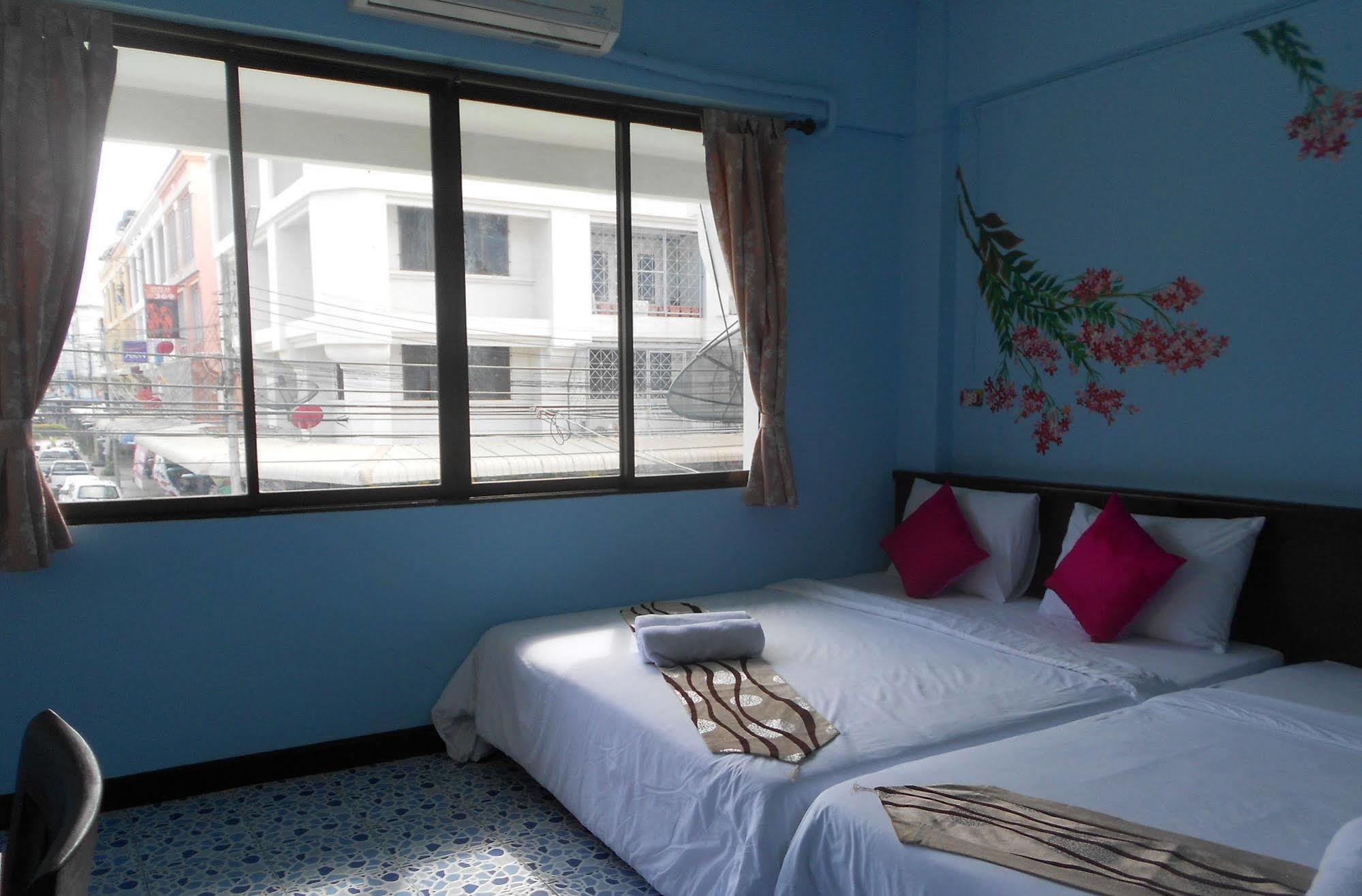 Sweet Home Guesthouse Krabi town Extérieur photo